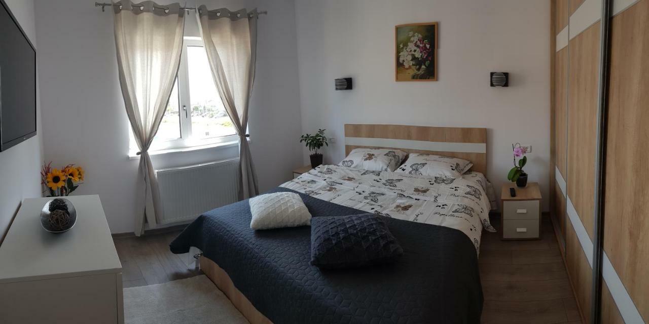 Apartament Karina Navodari Bagian luar foto